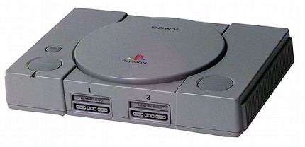 　1994年：Playstation。ソニーは、グラフィックや処理性能を引き上げるため、独自のチップを開発した。