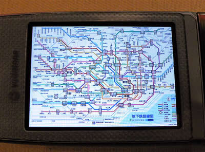 　液晶画面で東京都の地下鉄の路線図を表示した様子。細かい部分までくっきりと映し出せる。