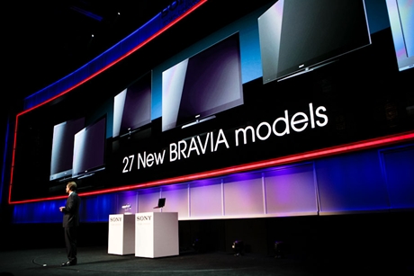 　2011年には27種類の「Bravia」モデルを投入する予定であることが明らかにされる。そのうち16機種が3D対応の液晶テレビ、22機種がインターネットに接続可能と、ソニーは発表している。