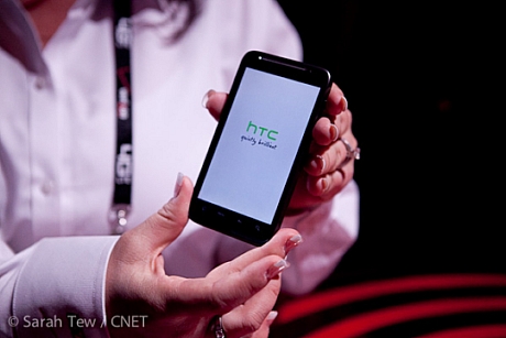 　ラスベガス発--VerizonとHTCが米国時間1月6日、2011 CES Internationalで「HTC Thunderbolt」を発表した。HTCにとって最初のLTEスマートフォンとなる。