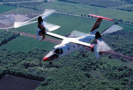 　Bell/Agusta Aerospaceの「BA609 Tiltrotor」も今回の航空ショーで披露されている。9人乗りの同機は、2003年に初めてテスト飛行を実施した。最高巡航速度は275ノット（約510km）で、実用上昇限度は2万5000フィート、最大航続距離は750海里（約1400km）となっている。2011年に出荷を開始する予定。