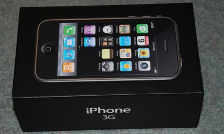　箱に収められた状態のApple iPhone 3G。