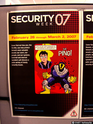 　Yahooユーザーのセキュリティのために別格の偉業を成し遂げた従業員は、スーパーヒーローのような存在になる。漫画家がその人物を「Super Paranoid」として描き、社内で公表されるのだ。Super Paranoidの賞には、ボーナスと、Yahooの幹部との面談も含まれる。