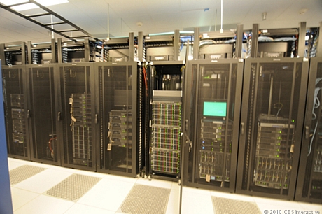 　データセンタ内にある128基のHP製ブレードサーバを収納したラック群。