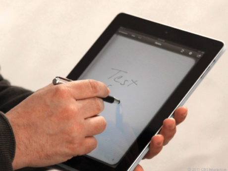 　ワコムが米国で発売を予定しているiPad用スタイラス「Wacom Bamboo Stylus for iPad」を米CNETが入手した。ここでは、同スタイラスを画像で紹介する。

Wacom Bamboo Stylus for iPad

　「Wacom Bamboo Stylus for iPad」は、価格が29.99ドルで、外見は通常のペンに似ているが、先端がゴム状になっている。