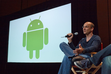 Google I/Oで報道陣に話をするGoogleのAndroidプロジェクトリーダーAndy Rubin氏