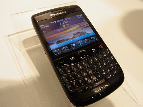 　「BlackBerry Bold 9780」（リサーチ・イン・モーション製）。6月～7月発売予定。BlackBerry OS 6.0を搭載している。