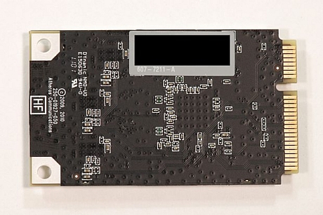 　Atheros（Qualcomm）の「AR5BXB112」ワイヤレスカードの裏面。