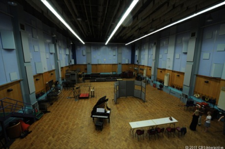 　これが第1スタジオだ。天井の高さは40フィート（約12m）で、映画のサウンドトラックやオーケストラの演奏など、さまざまな録音に使われる。
