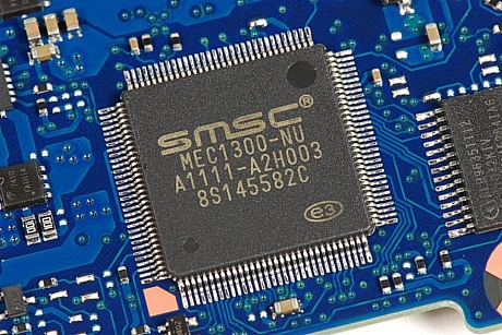 　SMSCのI/Oコントローラ「MEC1300-NU」。