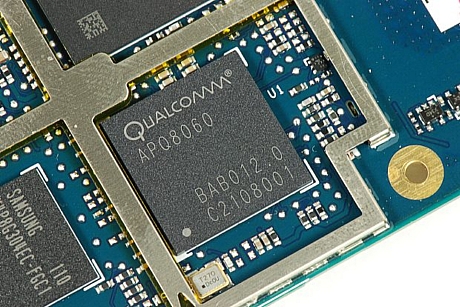 　Qualcomm製の1.2GHz、デュアルコア搭載「Snapdragon APQ8060」。
