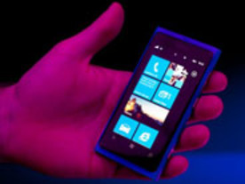 ノキア初の「Windows Phone」端末2モデルが発表--「Lumia 800」と「Lumia 710」