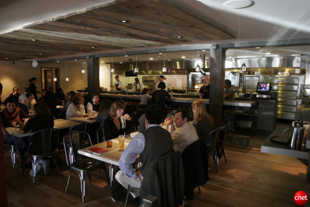 Google本社「Googleplex」にあるカフェの1つ。無料で食事ができる。