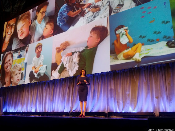 fMC（Facebook Marketing Conference）でステージに立つFacebook最高執行責任者（COO）Sheryl Sandberg氏