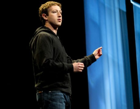 2010年のF8でのMark Zuckerberg氏。