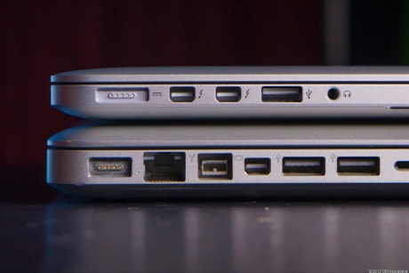 　Retina Display搭載MacBook Pro（上）と旧モデルのMacBook Pro（下）。