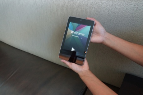 　Googleは、7インチタブレット「Nexus 7」を同社年次開発者会議「Google I/O」で披露した。