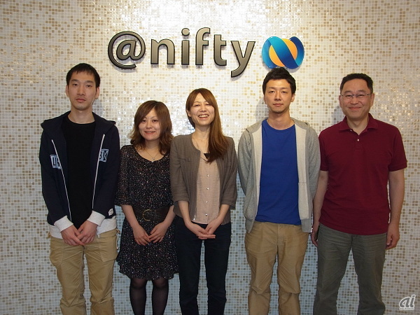 NIFTY-Serve再現サイトに関わるスタッフの方々。左から、藤田健介氏、井上真央氏、広田朋美氏、君島哲也氏、福井幸人氏