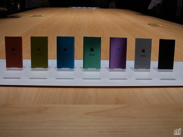 iPod nanoのカラーバリエーションは7色＋Apple Store限定カラーの（PRODUCT）RED。