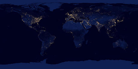 　2012年の地球上の都市の光を1枚の地図で示したもの。フルサイズの画像はここから参照してほしい。