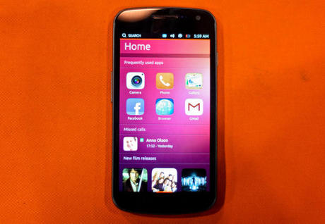 　Ubuntu Phoneのハードウェアにはホームボタンがない。またホーム画面にも変更が施されている。