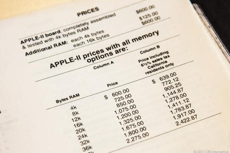　Apple IIの正規価格表。
