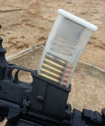 　Defense Distributedが3D印刷したAK用弾倉は、30連発だ。