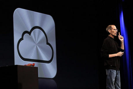 　2011年のWWDCでは、「iCloud」が発表された。Jobs氏はこれを、複数のデバイスをつなぐ接着剤のようなものだと説明していた。

　このほか、「OS X 10.7」（開発コード名：Lion）の価格とリリース日、および「iOS 5」のプレビューが発表された。