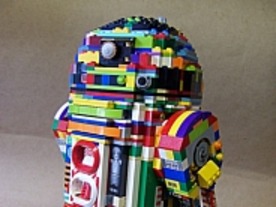 レゴには見えないリアルなレゴ作品--「R2-D2」からガトリング銃まで