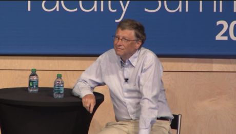 貧困国に行けば、健康や教育、農業、統治の問題を解決したいと考える。そうした取り組みを魔法のように1つに混ぜ合わせれば、すべてが互いに良い影響を与え合うだろうとMicrosoft会長でMelinda and Bill Gates Foundationを率いるBill Gates氏は述べる。