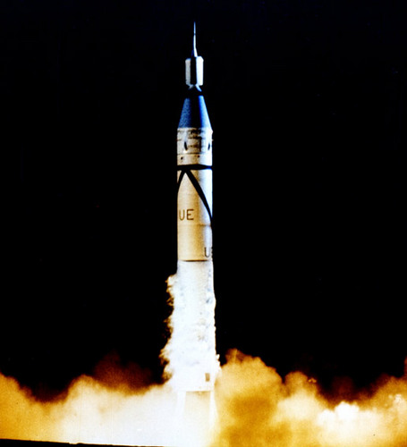 　1958年7月29日、Dwight Eisenhower大統領の署名によって米国家航空宇宙法が成立し、米航空宇宙局（NASA）が正式に設立された。それから55年がたち、NASAは人間でいえばついにお得な高齢者割引の対象になった頃かもしれないが、非常に生産的な55年間を送ってきた今も、そのペースが遅くなる兆しはない。

　ただしNASAの最初の大きな成果が、その正式な設立の数カ月前にケープカナベラル基地から打ち上げられた米国初の人工衛星「Explorer 1」であることは間違いない。Explorer 1はジェット推進研究所によって設計され、同研究所はNASA設立の数カ月後にその一部となっている。