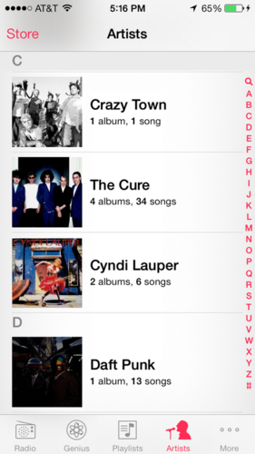 　「Music」アプリは、白い背景を多用することですっきりとした外観になっている。