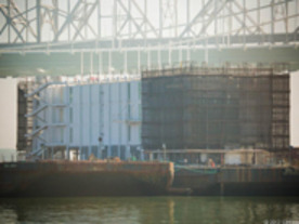 グーグル、洋上データセンターを建設中？--サンフランシスコ湾に謎めいた建造物