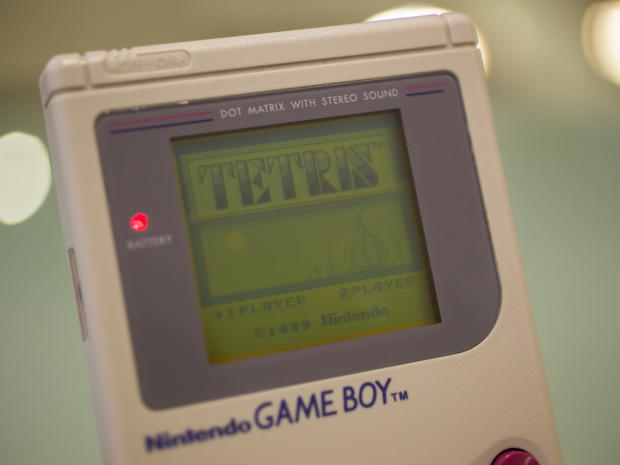 　米CNETの新しい番組「Adventures in Tech」（英語）の第1回では、任天堂の傑作ゲーム機「Game Boy」を愛情込めて振り返っている。

　それにちなんで本稿では、「Game Boy」を写真で紹介する。これら写真を通して、史上最高の携帯型ゲーム機について詳しく知ってほしい。
