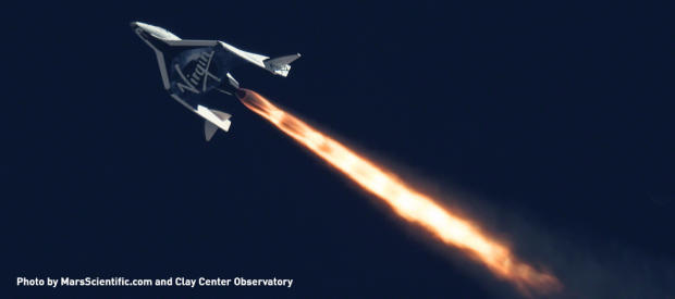 　2013年にテスト飛行を行っているVirgin GalacticのSpaceShip Two。Virgin Galacticは2014年に同社初の商業的宇宙飛行を行う予定だ。