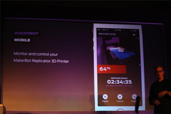 　MakerBotによる「iOS」向けの新たなモバイルアプリ（「Android」向けもまもなく登場予定）は、印刷を監視し、Thingiverseおよびプリンタからのアラートをユーザーに通知する。