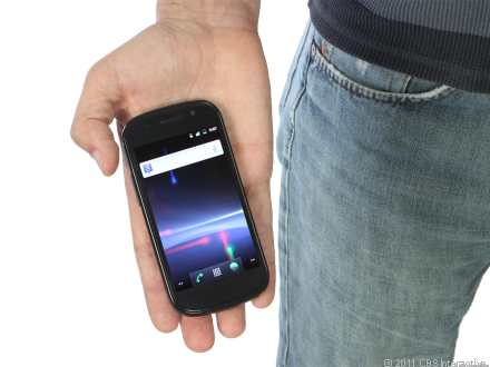 　サムスンが製造する「Nexus S」は、「Android 2.3」（Gingerbread）とともに、2010年に登場した。