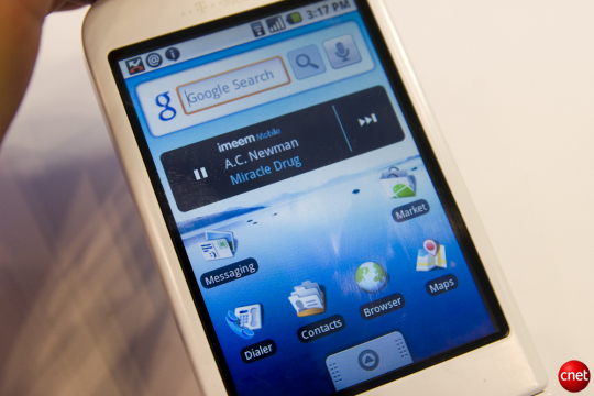　2009年の写真。Android用アプリの「imeem」が「Android 1.5」（Cupcake）上で動いている。