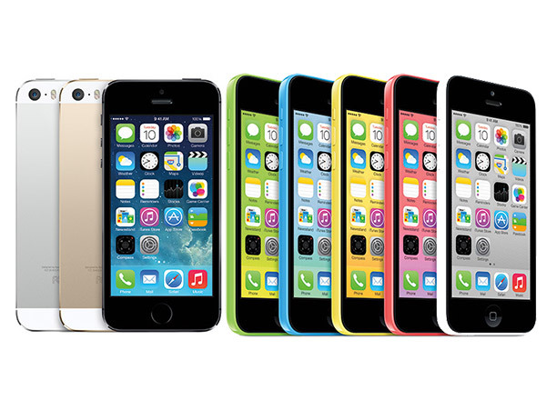 　iOS 7は、「iPhone 5s」および「iPhone 5c」に使われている。iPhone 5sは指紋認識スキャナを搭載しており、一方のiPhone 5cにはカラフルなプラスチックケースがある。どちらも驚くほど価格が高い。