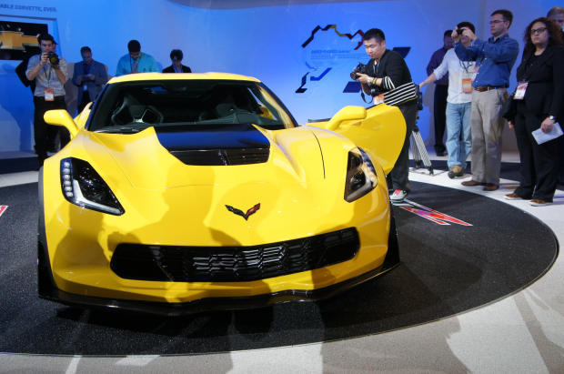 　デトロイト発--Chevroletの2015年型「Corvette Z06」は、新しいカーボンファイバ製ボディの採用により、空気力学的効率の向上を目指している。