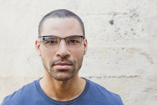 　Google Glass用度付きレンズ対応フレーム「Split」。少しだけよりモダンな仕上げになっている。