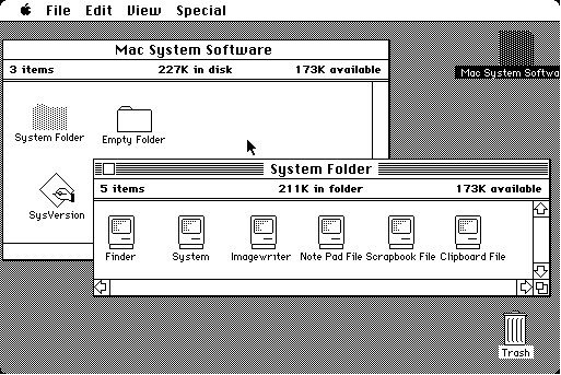 　「Macintosh」システムソフトウェアの最初のバージョンである「System 1.0」は、米国時間1984年1月24日にリリースされた。サイズはわずか216Kバイトで、「Macintosh 128K」に搭載されていたOSだった。

　このOSは、デスクトップ、ウィンドウ、アイコン、フォルダ、メニューバー、書類、アプリケーション、「Trash」（ゴミ箱のこと）、システムソフトウェアで構成されていた。一度に1つのアプリケーションしか動かせず、白黒表示だった。

　アイコンやフォントの大部分は、Susan Kare氏によってデザインされた。

関連記事：画像で見る初期Macのアイコンデザイン
