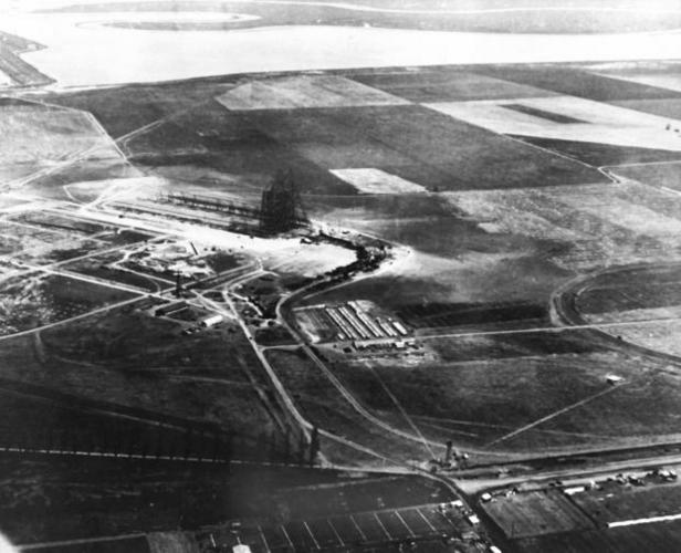 　Hangar Oneを建設中の1931年に撮影された、モフェット飛行場の空撮写真。