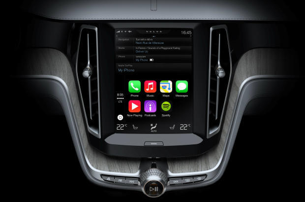 　Volvoは3月3日、2014年中に「XC90」SUVへのアップデートでAppleのCarPlayシステムを提供すると発表した。