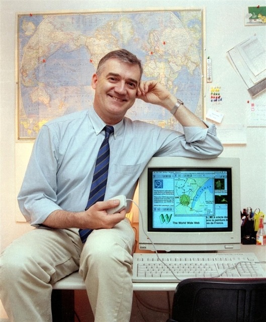 　CERNのシステムエンジニアであるRobert Cailliau氏は、World Wide WebプロジェクトでのBerners-Lee氏の最初の仲間だった。1995年撮影。
