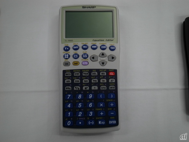 　海外で販売されているグラフ関数電卓「EL-9900」。