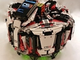 LEGOでできたロボット、ルービックキューブで世界記録更新--3.253秒