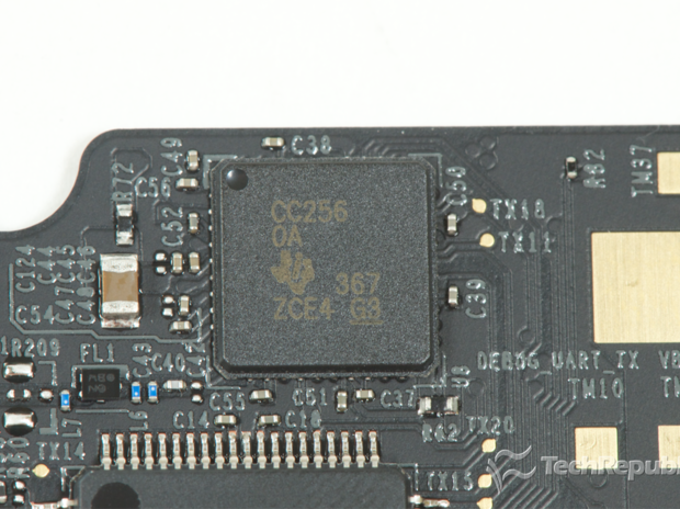 　Texas InstrumentsのBluetooth/デュアルモードコントローラ「CC256」。 
