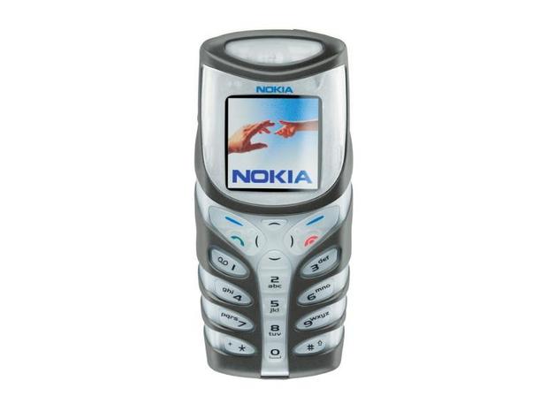 「Nokia 5100」
2003年発表

　Nokia 5100が、同社の「Active」5000シリーズの一部だったのはふさわしかったといえる。この携帯電話は、湿気や衝撃、ほこりから本体を守る、耐久性の高いラバーシェルに収められており、Motorolaの携帯電話「Nextel」に対抗していた。実際に、この携帯電話は壁に向かって投げつけても動作し続けた。風変わりな機能として、温度計、懐中電灯、カロリー計算機、FMラジオが搭載されていた。さらに、ブルーのシェルが気に入らなければ、オレンジ、グリーン、ダークグレーのシェルと交換することができた。

　同様のモデルとしては、「Nokia 5210」（ラバーケースと交換可能なシェルがある）と「Nokia 5140」があった。
