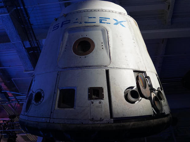 　SpaceXによる最初の宇宙船、「Dragon V1」。

関連記事：SpaceX、同社初の有人宇宙船「Dragon V2」を公開--着陸後すぐの再利用が可能